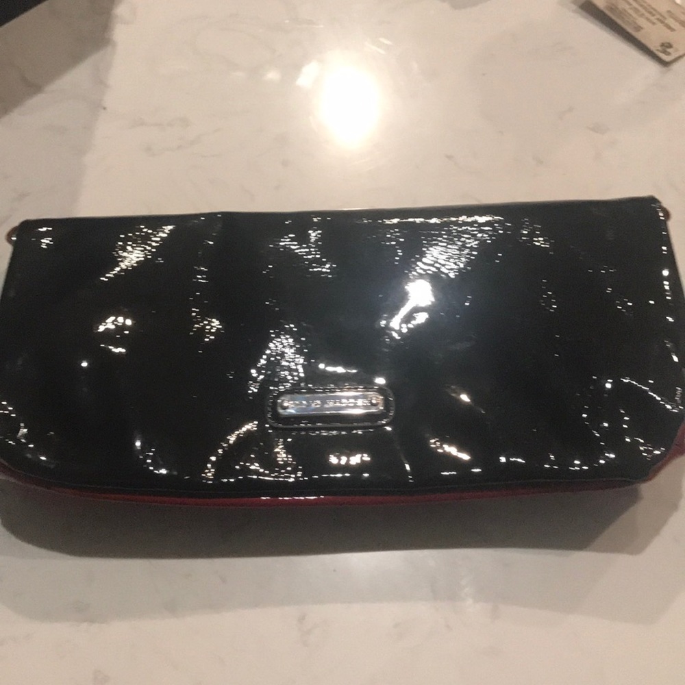🛍3/$25 deals 🛍Steve Madden Patent Envelope Bag